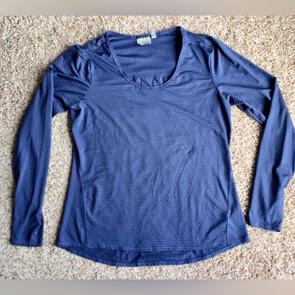 Athleta Chi Long Sleeve Blue Dot Mesh L Large Top UPF Navy Unstinkable